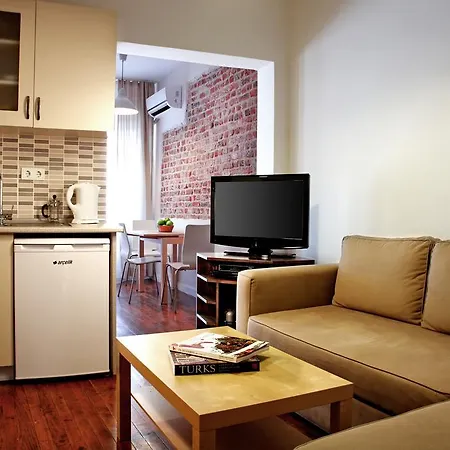 Deniz Apartment *